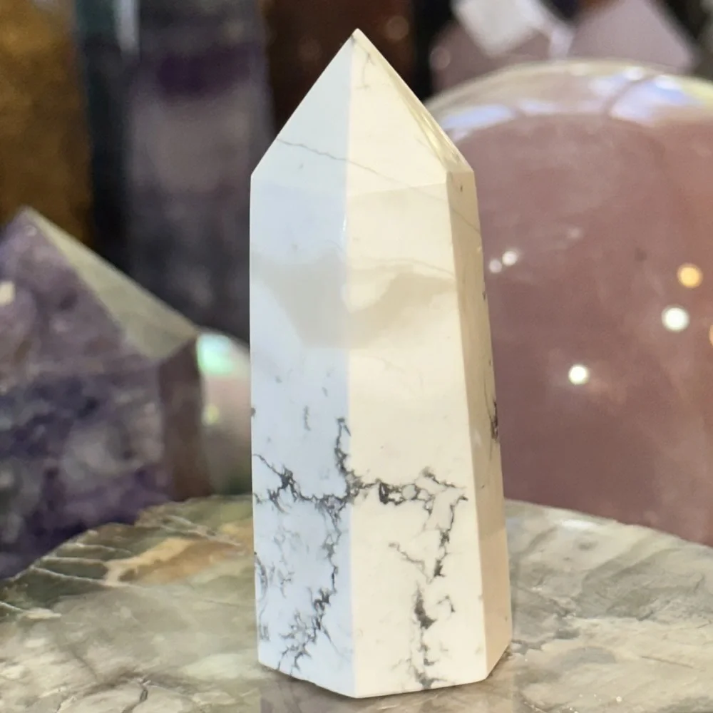 🌸SALE🌸 Howlite Crystal Point! - Picture 4 of 5